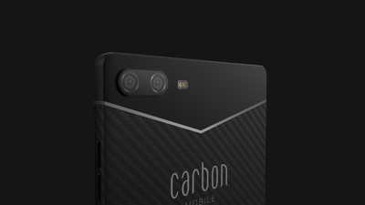 Telefonen har to 16 megapiksel kameraer på baksiden.