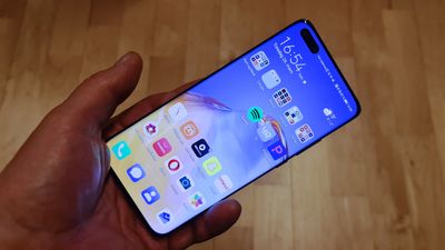 P40 Pro: Huawei sliter i Europa, men den nye P40-serien kommer uansett. De håper å få fylt sin egen appstore så raskt som mulig. Men overraskende mange apper fungerer allerede i dag. NRKs radioapp sa fra at den savnet Googles rammeverk. Deretter lød P2 klart og tydelig.