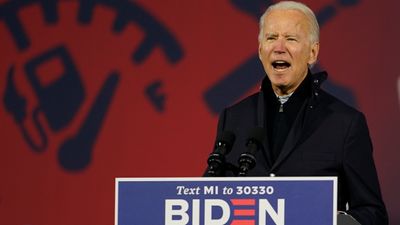 Demokratenes presidentkandidat Joe Biden ble utropt som vinner av det amerikanske valget lørdag. Her fra en tale i Michigan under valgkampen. 