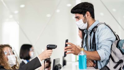 Verifisering av digitalt koronasertifikat på smartmobil.