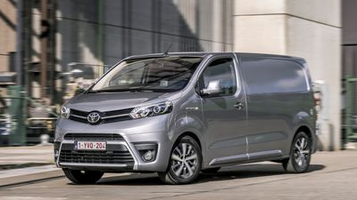 Toyota Proace er så langt i år den mest solgte elektriske varebilen.