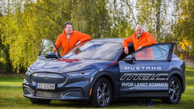Henrik Borchgrevink og Knut Wilthil kjørte Ford Mustang Mach-E fra Trondheim til Kristiansand uten å lade.