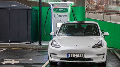 Evinys nye lader kan levere inntil 360 kilowatt. Den er bygget av ABB.