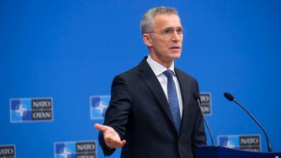 Jens Stoltenberg på talerstolen.