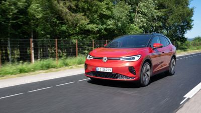 Tyskland, hjemlandet til både Volkswagen ID4 og en rekke andre populære elbiler, er det suverent største elbilmarkedet i Europa nå, målt i antall solgte biler.