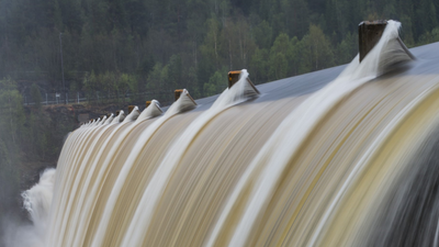 Ny rapporteringsordning for vannkraft i Sør-Norge viser at produsentene i sommer har holdt igjen vann som kan lagres til vinteren.