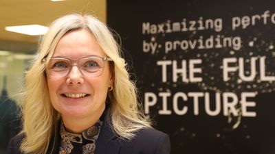 Lisa  Edvardsen Haugan er utdannet økonom og har erfaring fra både den sivile og forsvarsdelen av Kongsberg Gruppen. Hun mener at de ulike deler av Kongsberg jobber godt sammen og  gir kundene mer helhetlige produkter og tjenester, spesielt i kombinasjon med  Kongsberg Digital.