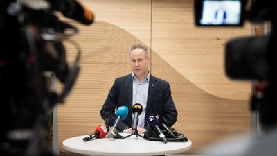 – Det har kommet fram info som bekymrer meg, sa samferdselsminister Jon-Ivar Nygård etter krisemøte om Follobanen tirsadag.