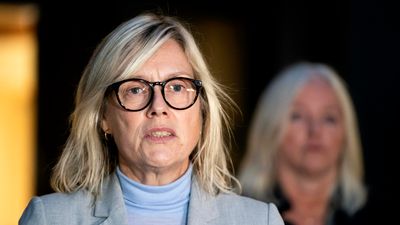 Leder i Norsk Lektorlag, Helle Christin Nyhuus, mener kunnskapsminister Tonje Brenna (Ap) må komme med tydeligere føringer for hvordan skolene skal forholde seg til kunstig intelligens.