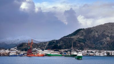 Green Yard Kleven i Ulsteinvik. Verftet har etter konkursen i 2020 med nye eiere dreid aktiviteten mot reparasjon, opphugging og gjenvinning. Bildet er tatt i februar 2023.