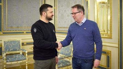 Ukrainas president Volodymyr Zelenskyj hadde besøk av Norges forsvarsminister Bjørn Arild Gram fredag 10. mars.