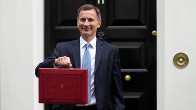 Den britiske regjeringen, her representert ved finansminister Jeremy Hunt, vil klassifisere atomkraft som miljømessig bærekraftig, noe som åpner for samme støtteordninger som til fornybar energi.