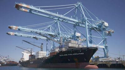 Sealand Philadelphia eies av SinOcean Shipping og er bygget i 2008. Det 208 meter lange skipet har kapasitet på 2.500 containere.