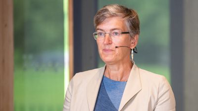 Miljødirektør Ellen Hambro oppfordrer politikerne til å få fart på klimatiltakene for å nå 2030-målene