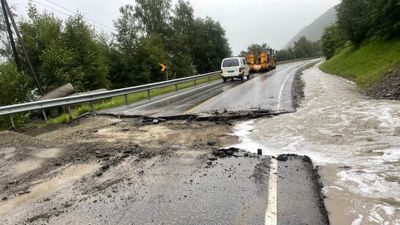 Ødelagte veier gjør det vanskelig å kjøre mellom Trondheim og Oslo