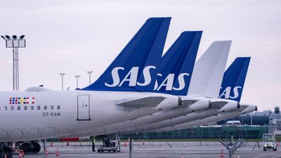 SAS Airbus A320-fly parkert på Kastrup. 