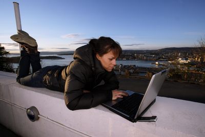 <p>Nederlandske Vodafone vil teste &aring; gi forretningskundenes datatrafikk prioritet i mobilnettet i perioder med h&oslash;y belastning - det kan bli en potensiell inntektskilde.</p>