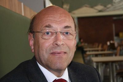 <p>Carl-Edward Joys i Alcatel-Lucent mener selskapets fortrinn er at de kan levere alt som trengs fra kjerne til basestasjoner i mobilnett. (Foto: H&aring;vard Fossen)</p>\n<p>&nbsp;</p>