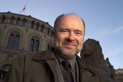 <p>BKKs konsernsjef Atle Neteland vil rendyrke sin strategi i bredb&aring;ndsmarkedet ved &aring; satse p&aring; fiber, og selger n&aring; sine ADSL-kunder, if&oslash;lge en pressemelding.</p>