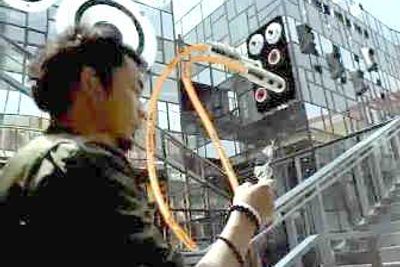 <p>Fra en av China Unicoms reklamefilmer om 3G.</p>