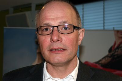 <p>Nokia Siemens Networks-sjef Finn Erik Hermansen f&aring;r langt f&aelig;rre ansatte under vingene i tiden fremover.&nbsp;</p>