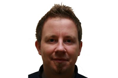 <p>Klart svar blir til Telering bedrift. Daglig leder&nbsp;Dan-Erik Torsteinsen fleiper med &aring; tvinge de ansatte til psykolog.</p>