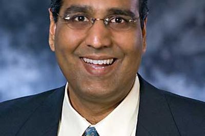 <p>Senior marketing manager for TD-LTE i Nokia Siemens Networks, Ashish Dayama forteller at en miks av tidsdelt og frekvensdelt LTE kan gi mobiloperat&oslash;rene langt bedre kapasitet &aring; levere til mobilt bredb&aring;nd-kunder.</p>