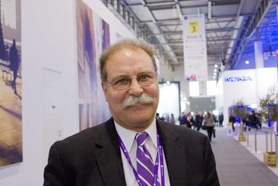 <p>Tod Seizer fra Alcatel-Lucent Bell Labs sier selskapet jobber med en sm&aring;cellel&oslash;sning som legger til rette for at operat&oslash;rer sammen kan sette opp sm&aring;celler.</p>