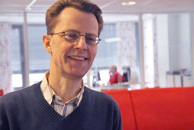 <p>Seniorr&aring;dgiver Frode S&oslash;rensen i Post- og teletilsynet forklarer den norske modellen for nettn&oslash;ytralitet, sett i lys av debatten rundt betalingsmodeller og distribusjon av innhold over Internett.</p>