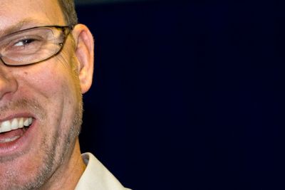 Privatmarkedssjef Karl Fredrik Lund i Netcom  sier to av tre kunder oppgir at nettilgang er det aller viktigste ved mobiltelefonen 
