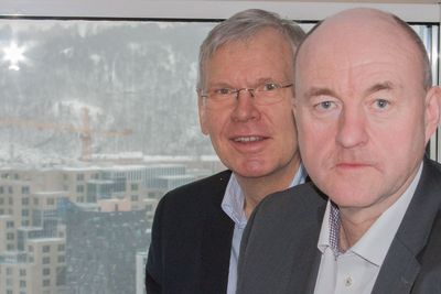 Administrerende direktør Jørgen Myrland i Cisco Norge og kollega Svein Lerkerød i Datametrix presenterte selskapenes satsing på norsklagrede skybaserte samhandlingsløsninger på toppen av Oslo Plaza.