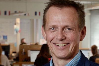 Chess-sjef Arve Andreassen gir rabatt til 30.000 kunder, og håper enda flere hiver seg på og sikrer seg prisavslaget.