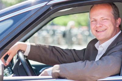 Ketil Solvik-Olsen skal kjøre E6 fra Oslo til Kirkenes. Og han plukker gjerne opp haikere fra telebransjen.