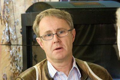 Dekningsdirektør Bjørn Amundsen i Telenor sier redundante systemer skulle tatt over når feilen oppstod. Nå skal de blant annet finne ut hvorfor det ikke skjedde. 