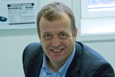 Telenor Norges Arne Q. Christensen vurderer nå å ta i bruk utstyr som gjør utskiftningen av tradisjonell POTS-fasttelefoni over kobbernettet usynlig for sluttbrukerne.