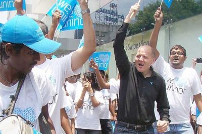 Leder for Telenor i Asia, Sigve Brekke, kan konstatere at selskapet tar markedsandeler i India. Totalt viser offentlig statistikk at Telenor har passert 44 millioner solgte mobilabonnementer i India.