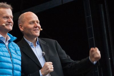 Jon Fredrik Baksaas (t.v.) overlater i dag roret i Telenor-skuta til Sigve Brekke. .