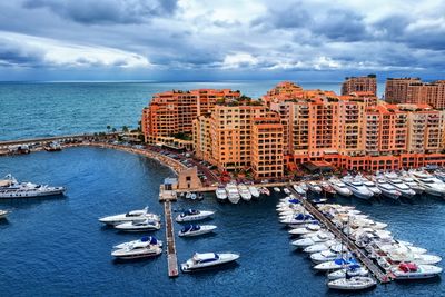 Monaco er et yndet utfartssted for nordmenn på ferie ved rivieraen. Men hverken Frankrike eller Italia topper Telenors surfeliste for juli 2015.