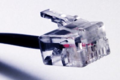Telenor fikk i tredje kvartal netto 2000 nye bredbåndskunder via ulike kabler. Samme kvartal fikk de 16.000 nye med bredbånd av høy hastighet.