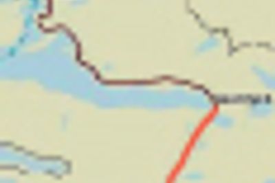Den lyserøde linjen nede til høyre markerer Svartistunnelen som får ny vann- og frostsikring innen sommeren er over.