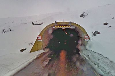 Dette er vestre innslag til Svandalsflonatunnelen. Tunnelteknikk er den eneste entreprenøren som vil oppgradere den. (Foto: Google)