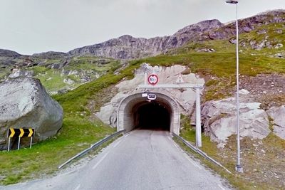 Alle elektro- og SRO-installasjonene i Geiteryggtunnelen skal skiftes ut. 26. januar er datoen å merke seg for de som vil ha jobben. (Foto: Google)