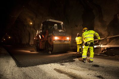 1200 kilometer riksveg får ny asfalt til neste år, lover Rgejeringen i statsbudsjettet.  Foto: Lemminkainen