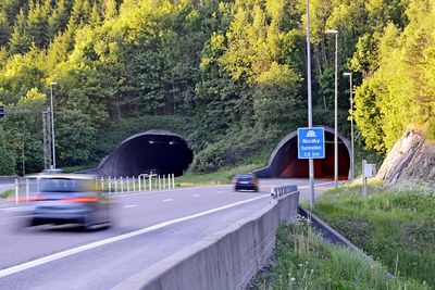 Det ene løpet i Nordbytunnelen vil bli stengt mens utskiftingen av belysningsanlegget pågår. Alt skal skje om natten. (Foto: Anders Haakonsen)