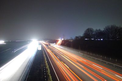 Det er fri fart på over halvparten av det tyske autobahn-systemet.