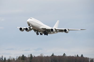 Her er et Boeing 747-8I i vip-konfigurasjon på leveringsferden fra Boeing-fabrikken for tre år siden. Det er et tilsvarende fly som kommende presidenter i USA vil bli fraktet rundt i. 