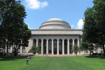 MIT Massachusetts Institute of Technology er ifølge Shanghai-rankingen verdens beste teknologiuniversitet. NTNU er eneste norske universitet på listen, som teller 200 institusjoner.  