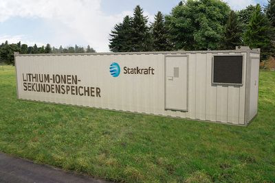 Statkraft setter opp tre kontainere med batterier på 1 MW hver som skal levere regulerkraft til det tyske strømnettet.