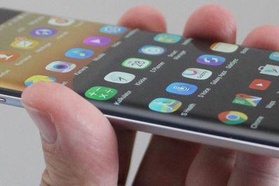 I Telenors tester av tale over LTE i Aalborg, ble Samsung Galaxy S6 benyttet. .