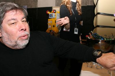 Steve Wozniak er glad i klokker, og bruker fremdeles sin Nixie med neon-rør.